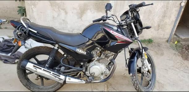 YAMAHA YBR125 BLACK