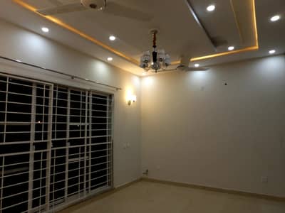 Elegant 1-Kanal Upper Portion DHA Phase-7 for Rent 3 Attached Baths, TV Lounge, Terrace, Modern Amenities, Rs. 135,000/- Negotiable!