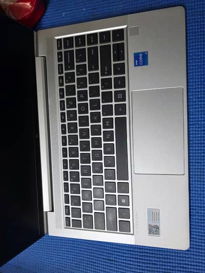 HP EliteBook 640 G10 13th Gen Slim easy to carry