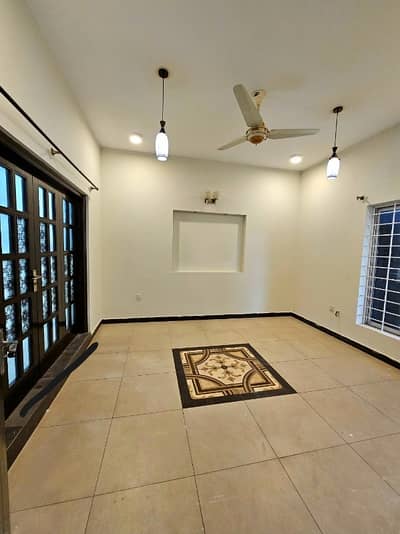 10 Marla Double Storey Independent House Prime Location All Facilities Near Kashmir Highway G-13/1