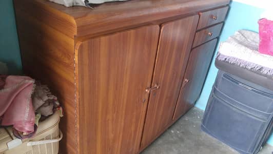 Dresser almaari
