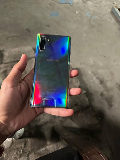 no any single fault just glasss break ha 2 lines