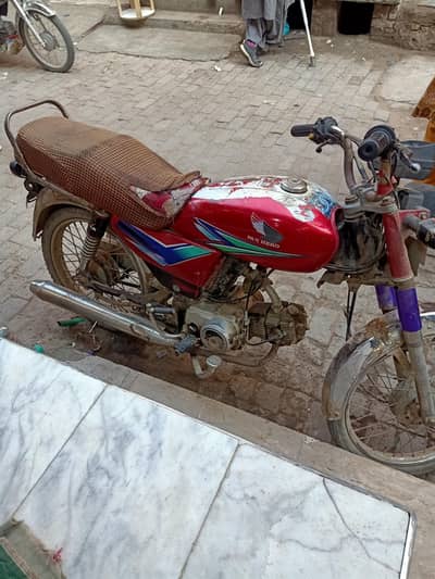 CD 70 Engine perfect tyer new all ok