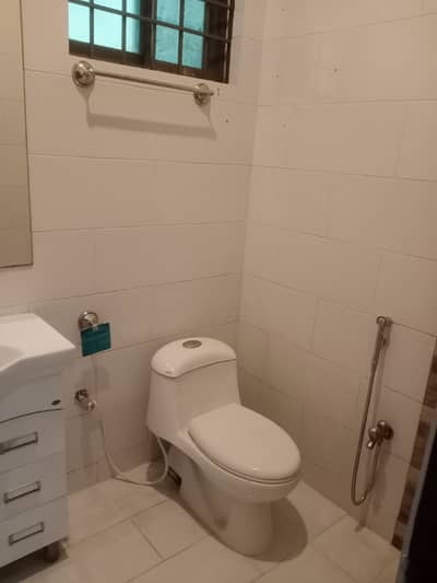 8 Marla Full House Available For Rent In g11