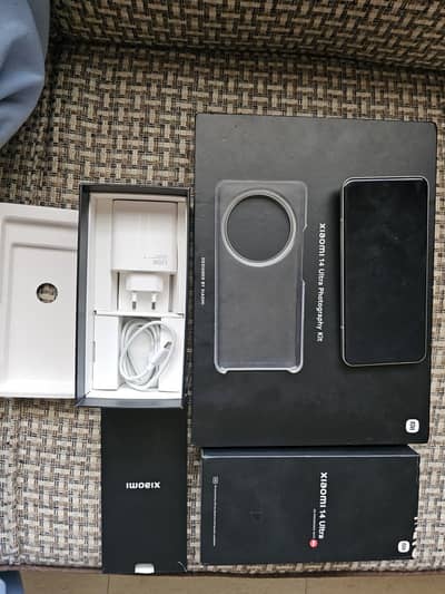 Xiaomi 14 Ultra Approved ful box, with photography kit