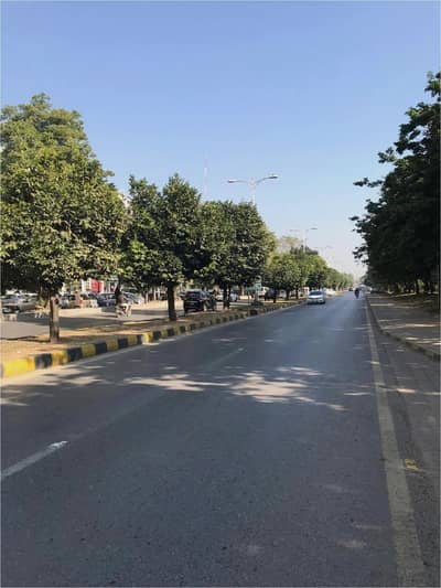 3100 Sqft Main Jinnah Avenue Good Location Ground + Lower Ground available for Sale in Blue Area