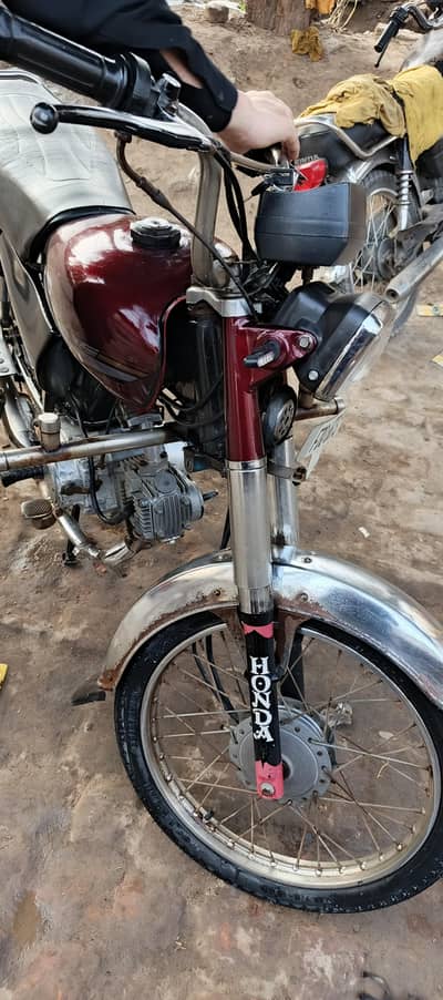 70 (2013) model condition use Price 40k