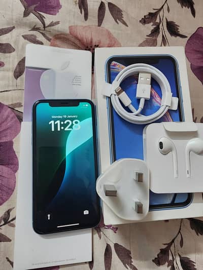 iphone xr factory unlock 83% bh complete original box
