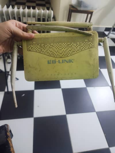 lb link Router 300 mbps 4 antennas Very good Range
