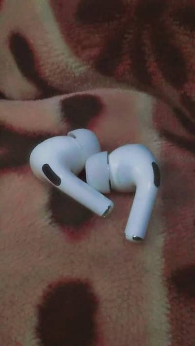 Ear burds for sale 10by10 cundition price 1500