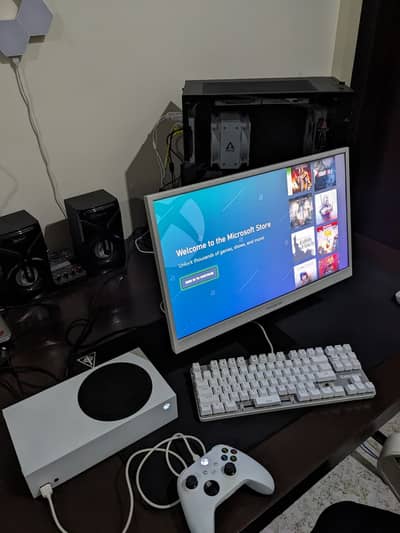 Xbox Series S | 3 Months Used | 2 Extra Controllers