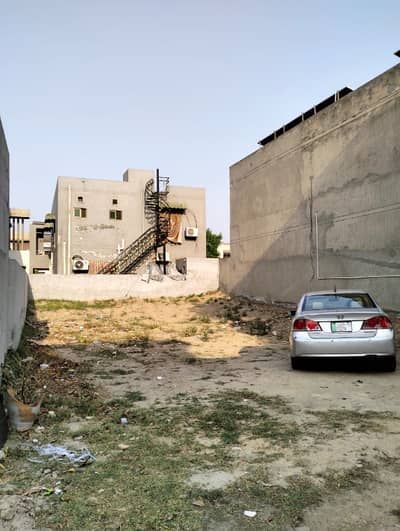 10 Marla plot for sale in Shaheen Block, Bahria Town, Lahore