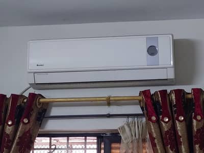 Gree Split AC 1 Ton (Non-Inverter) – Working Condition