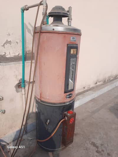 Fischer Deluxe Model 25 Gallons Gas Gyser