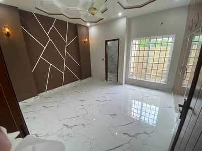 10 MARLA UPPER PORTION FOR RENT IN IEP ENGINEERS TOWN LAHORE