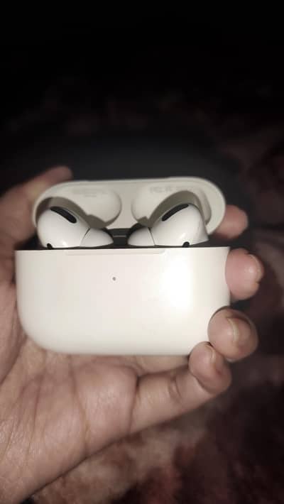 Apple airpods pro Orignal only 1 working