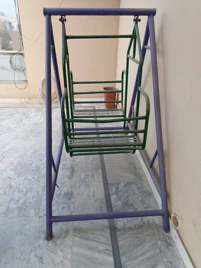 iron swing 4 seater  like a new for sale  03037400918