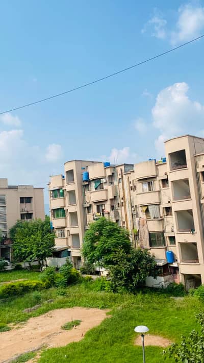 G11PHA FLAT FOR SALR 3THRD FLOOR invester rate