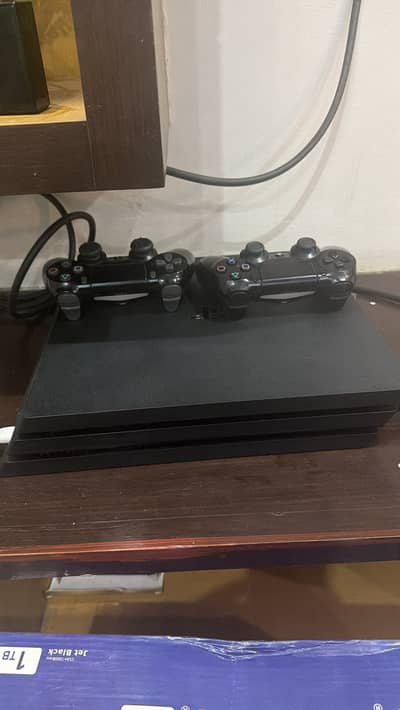 PS4 pro 1 tb with 2 joystick