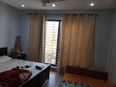 1 kanal upper portion for rent good lactation