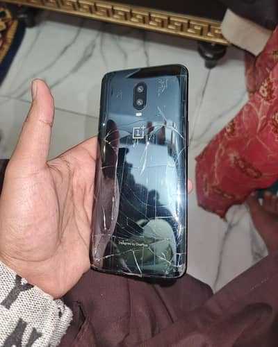 one plus 6t back crack condition 10/7