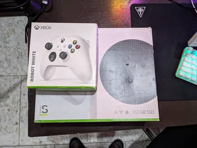 x box seriies s with 2 controllers