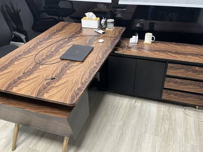Executive office table 5ft by 3ft, drawers, cabinets