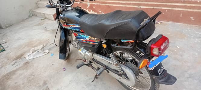 new condition . . . . 2 sre mhine ki he. . . . km price