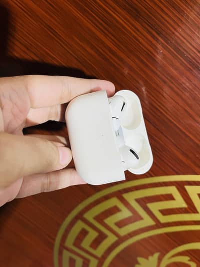 Apple EarPods (Lightning) – Wired Earphones