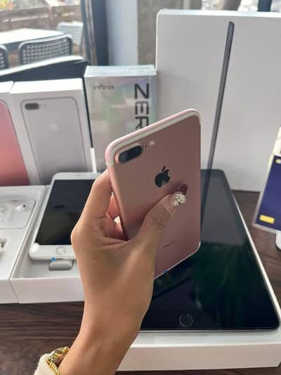 iPhone 7 plus 128gb my WhatsApp number 03241295120