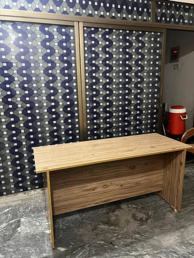 Table available in best quality