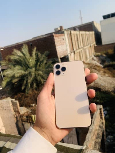 IPHONE 11 pro 10/10 waterpack 86% health golden