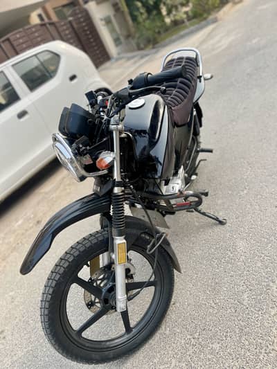  Yamaha YBR 125 – 2025 Model | Like Brand New | Scratchless 