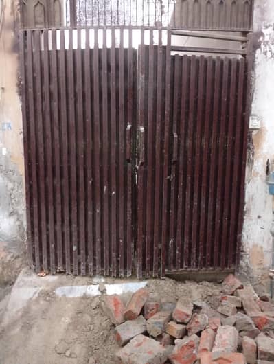 main door 200 Rs per kg