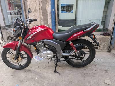 Suzuki GSX 125 Red