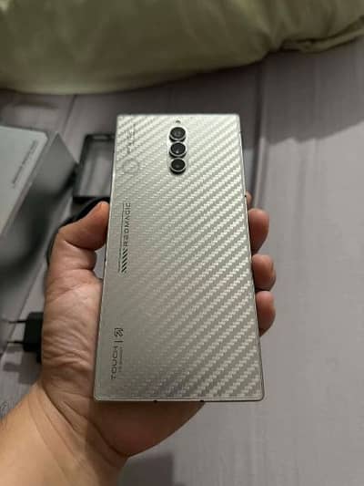 red magic 8s pro 16 GB RAM 512 GB memory/0325/1263/112