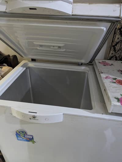 Deep Freezer Dawlance Model No : 91998 LVS