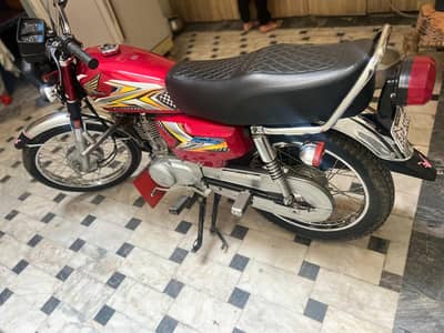 honda 125 like new . . .