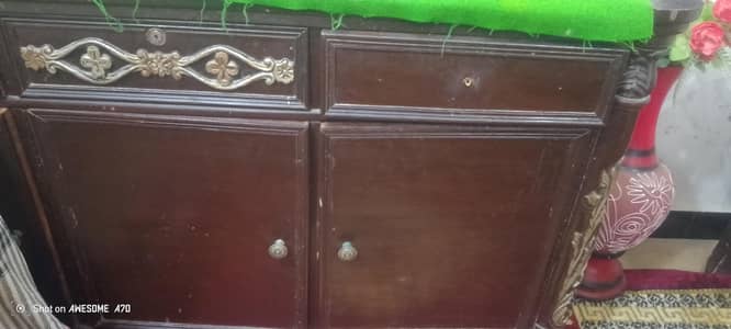 bed, dressing,side tables and cloth Almera sell in reasonable prices