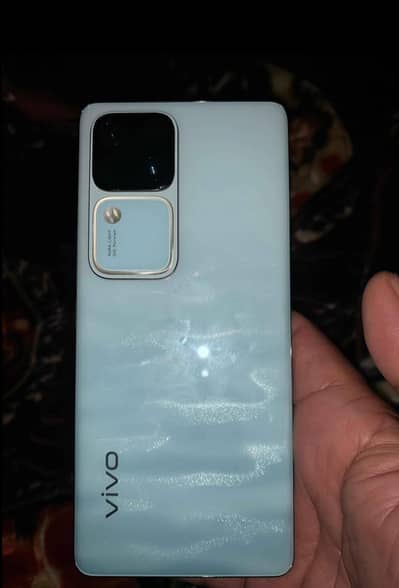 Vivo V30