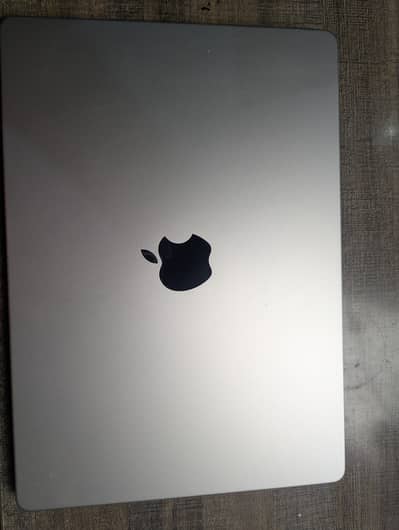 Macbook Pro M1 14 inch 16/512 with original Charger