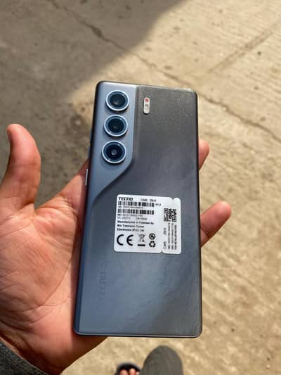 Tecno camon 40 pro