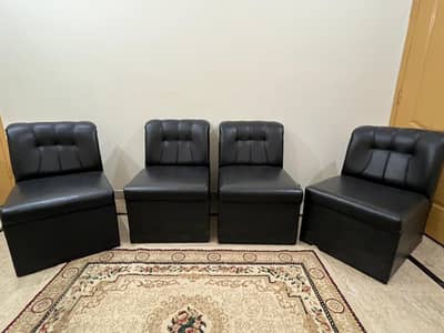 Set of 4 black ottoman seats - Good condition
