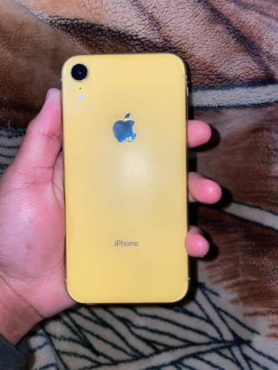 iphone XR 10by 9 ha 64gb