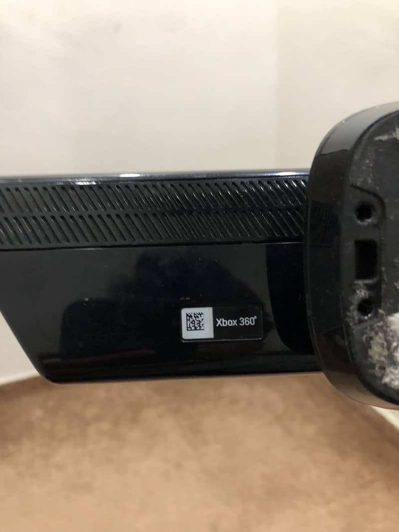 Xbox 360 for Parts and Kinect Sensor 10/10 4