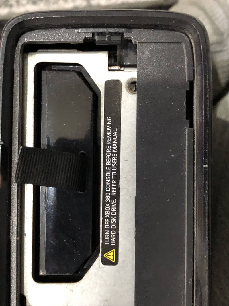 Xbox 360 for Parts and Kinect Sensor 10/10 16