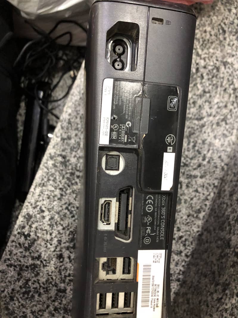Xbox 360 for Parts and Kinect Sensor 10/10 19