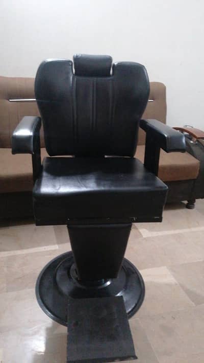 Ladies Saloon Chair Very Neat And Clean For Sale Price Just Rs 15000