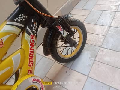 imported bycycle for kids good condition but tire tube is puncture