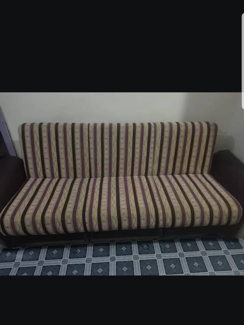 SOFA CUMBED 11